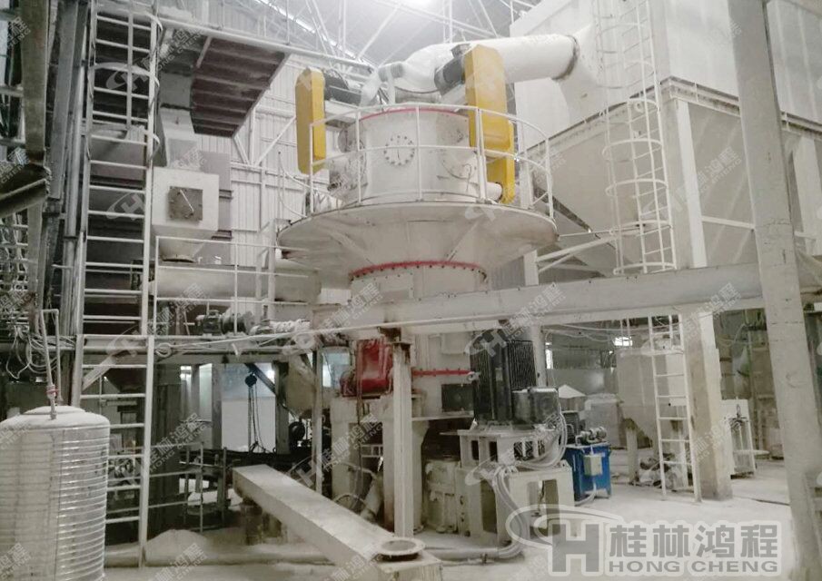 HLMX1100高純石英砂磨粉機推薦設(shè)備，桂林鴻程環(huán)保磨粉機，HLMX超細(xì)立式磨粉機