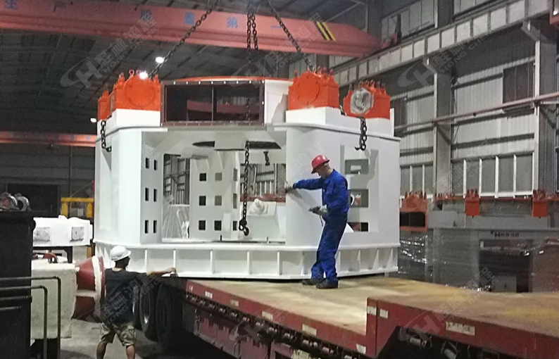 桂林鴻程磨粉機安裝工人五一堅守崗位，保證客戶磨粉生產線按計劃投產