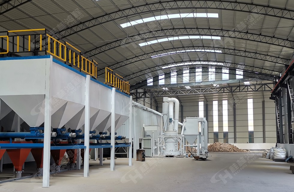 北方某公司鋅砂磨粉機4R3220雷蒙磨粉機生產(chǎn)車間 河北邯鄲鋅砂磨粉機4R3220雷蒙磨粉機200目生產(chǎn)車間